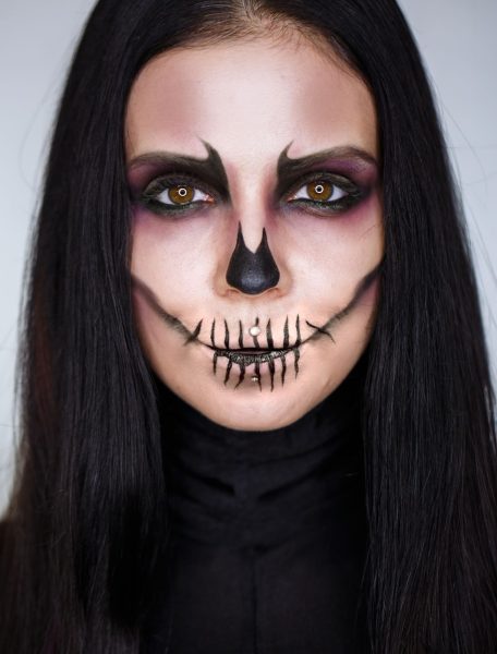 Passo a Passo: Maquiagem de Arlequina para o Halloween; Como Fazer Ferimentos Falsos para Maquiagem de Halloween Realista; Kit Essencial de Maquiagem de Halloween: O Que Você Precisa Ter; Maquiagens de Halloween Rápidas e Criativas para Crianças; Tendências de Maquiagem de Halloween 2024 e 2025: Inspire-se!