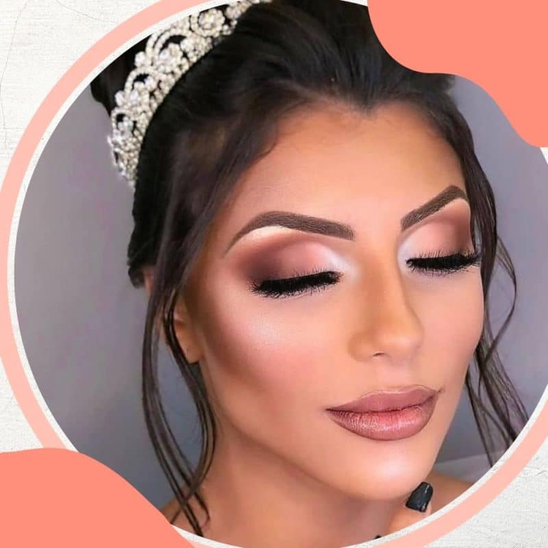 Penteados para noivas com maquiagem delicada