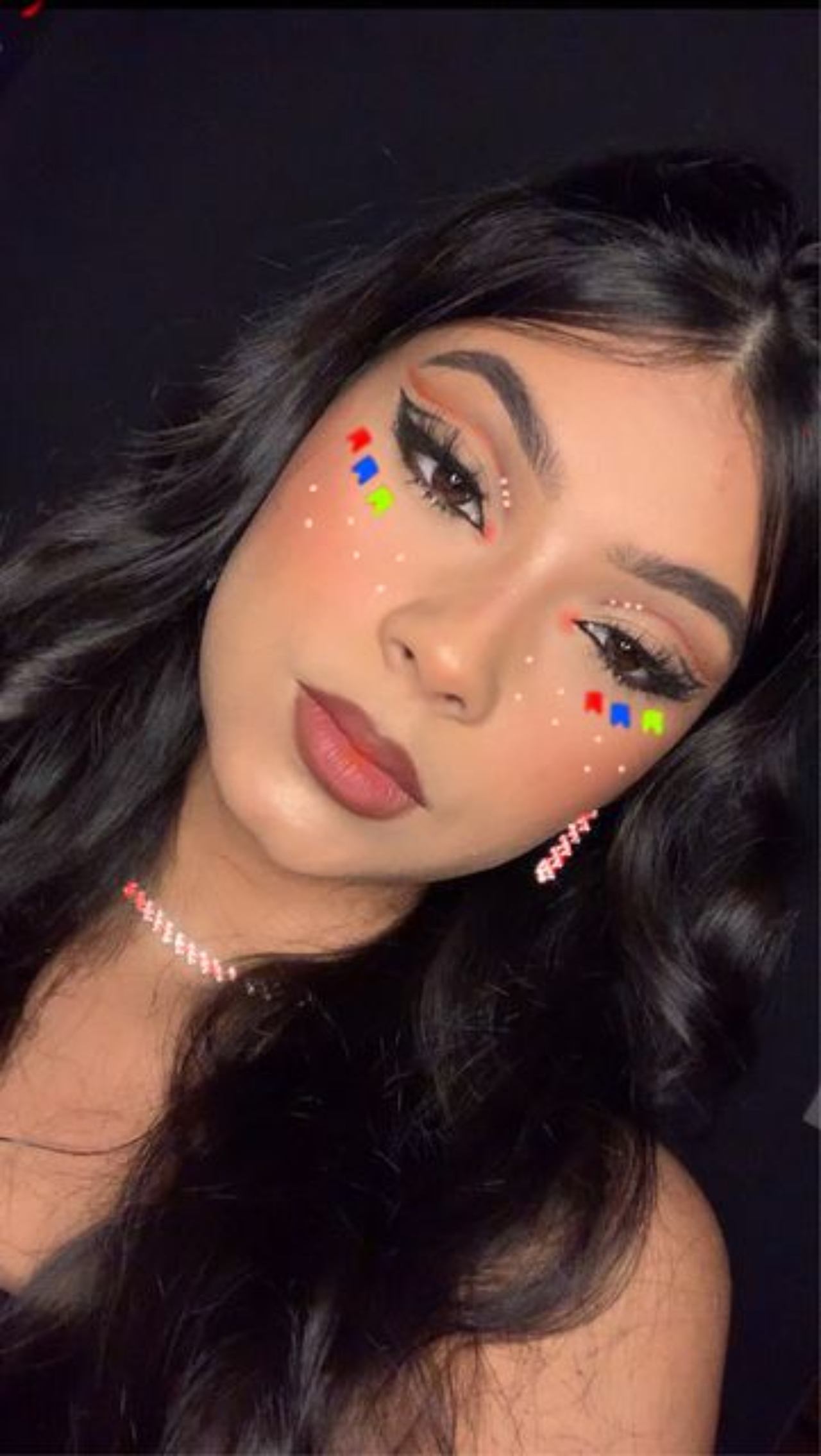 Maquiagem Festa Junina 2026: O Guia Completo para um Look Moderno e Estiloso; Blush Blocking: Como Aplicar a Tendência que Vai Dominar a Festa Junina 2026; Delineados Criativos para Festa Junina: Bandeirinhas e Outras Ideias para Arrasar; Sardinhas Falsas: O Toque Caipira Moderno na Sua Maquiagem Junina; Cores Vibrantes e Brilho: Transforme Sua Make de Festa Junina com as Tendências de 2026