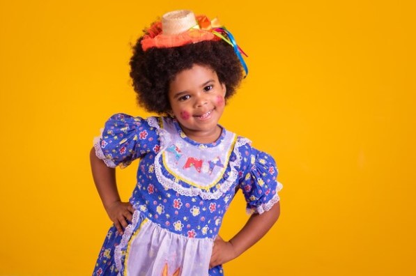 Passo a Passo Criativo: Maquiagens de Bandeirinhas e Balões para Crianças