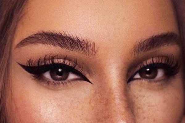 alongar olhar com maquiagem