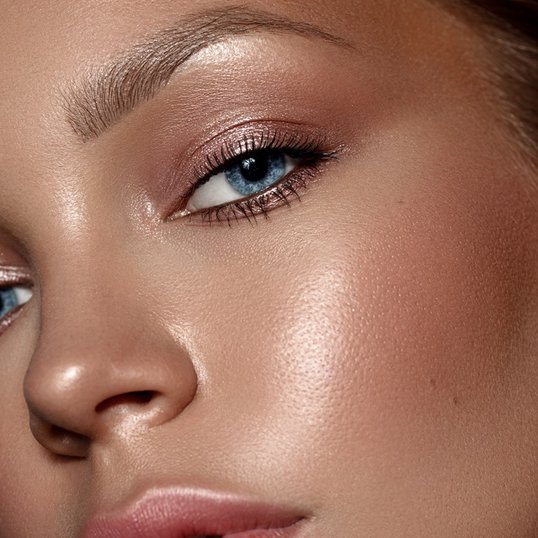 maquiagem iluminada para o dia