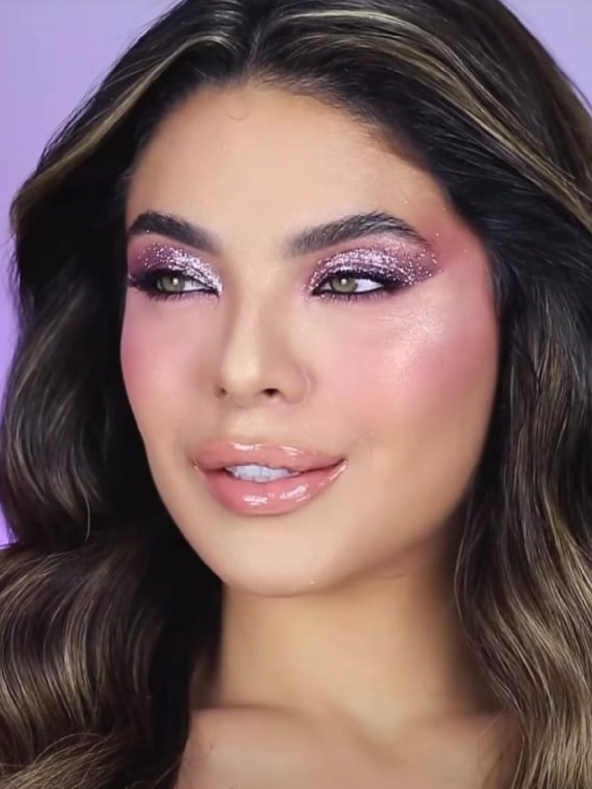 Como Preparar a Pele para Maquiagem de Carnaval Duradoura