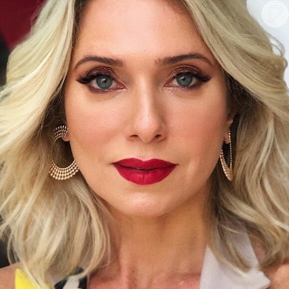 maquiagem para festa a noite com batom vermelho