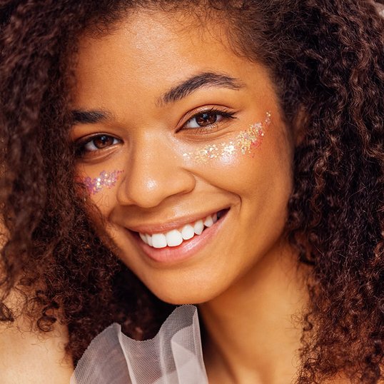 Guia Completo: Preparação de Pele para Maquiagem de Festival Duradoura