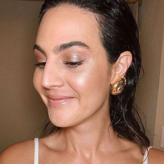 tendências de maquiagem praia 2025