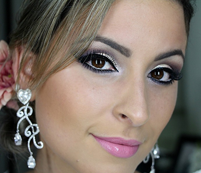 A Importância da Hidratação na Maquiagem de Pele Madura