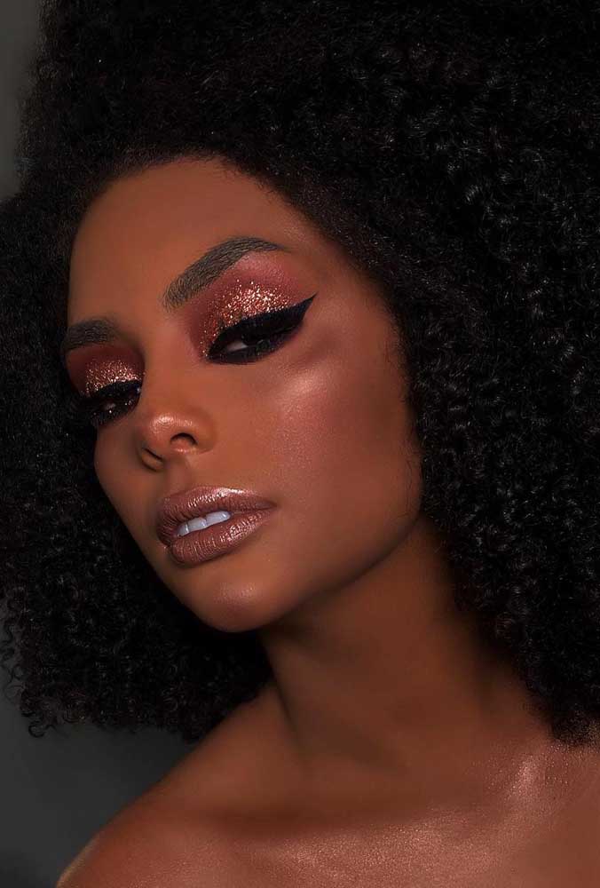 Maquiagem para madrinhas morenas: inspirações para o grande dia