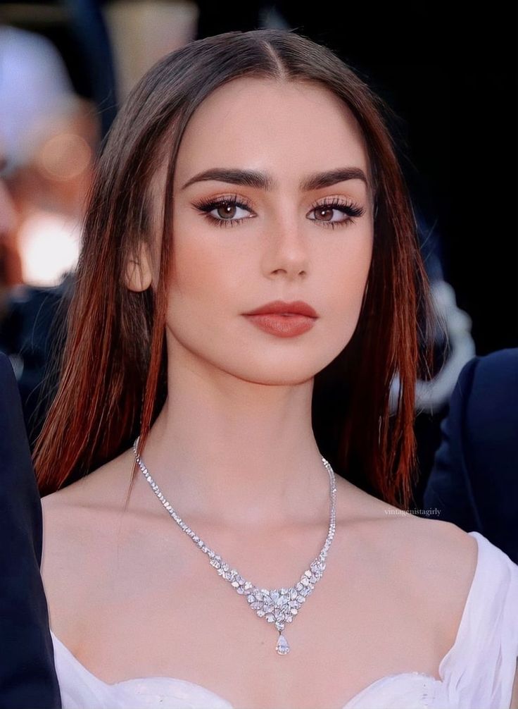 como maquiar olhos redondos para parecerem maiores