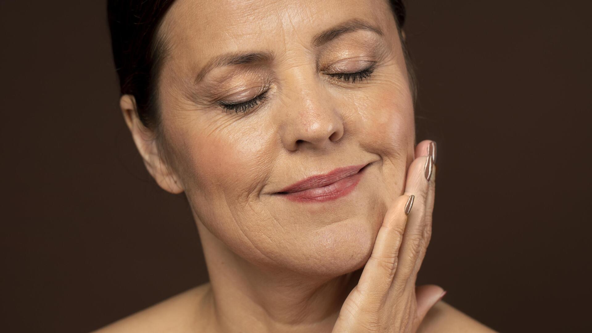 skincare e maquiagem para pele madura