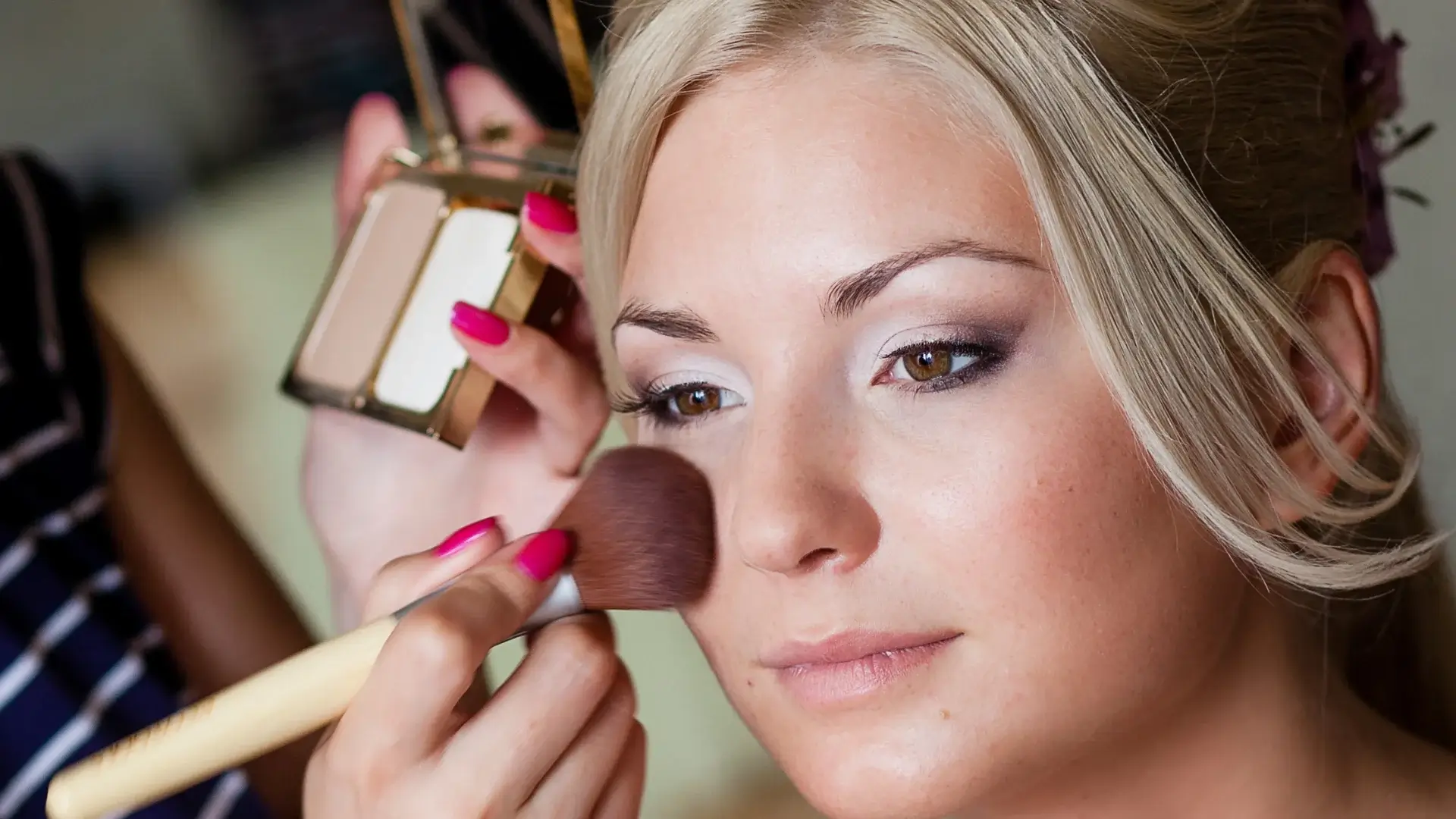 como fazer maquiagem que não marca linhas finas