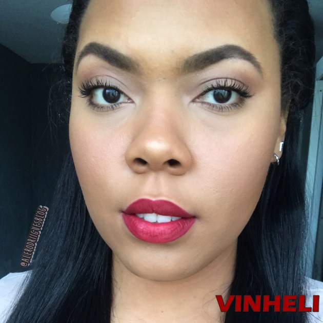 Tendências de batom vermelho para a próxima estação