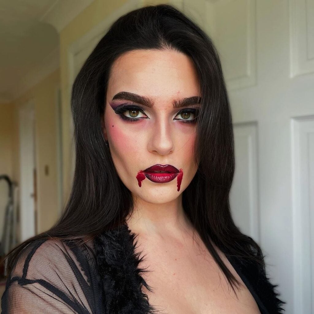 Como combinar batom vermelho com maquiagem dos olhos