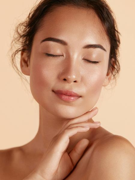 preparação de pele oleosa antes da maquiagem