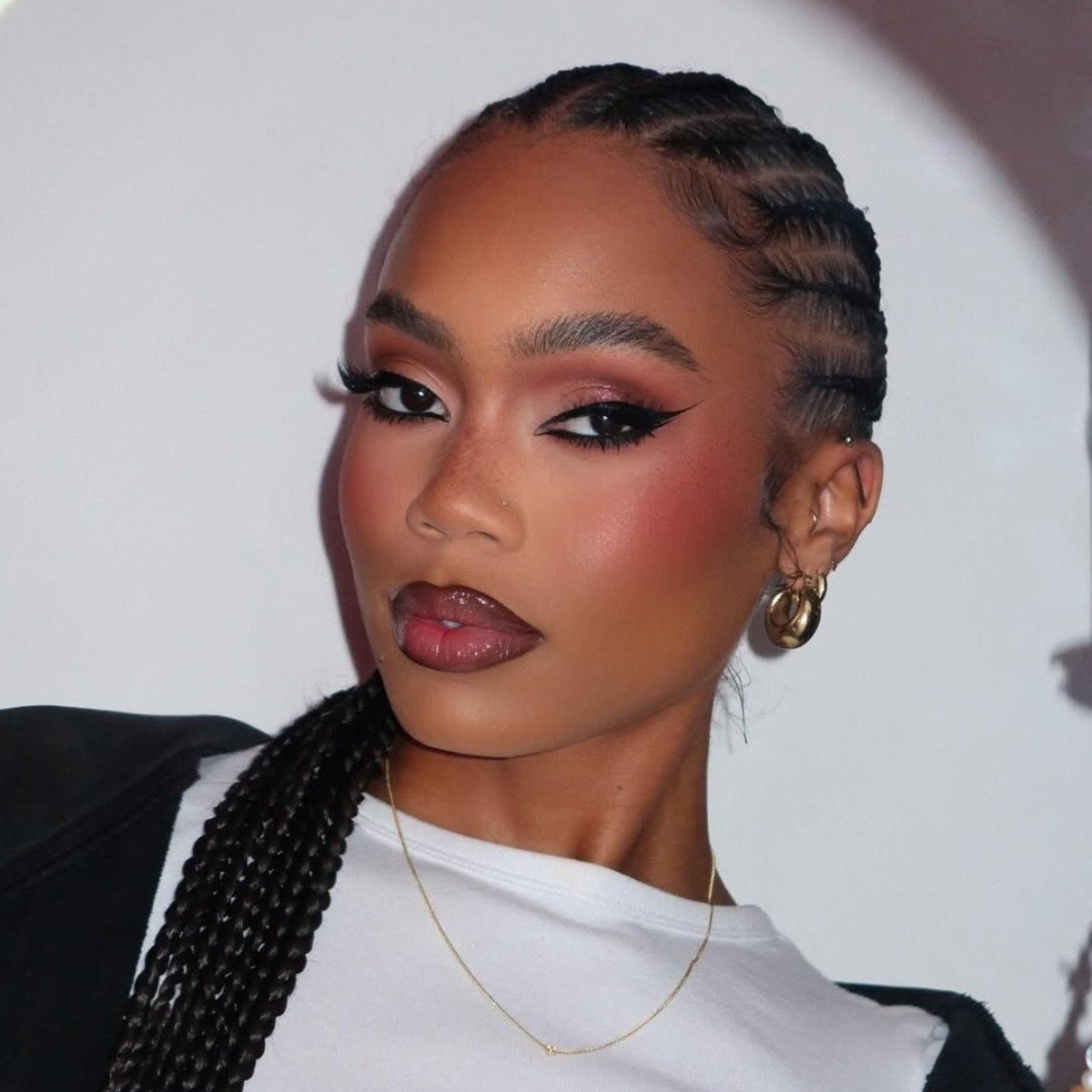 Guia completo da cor Cloud Dancer para maquiagem