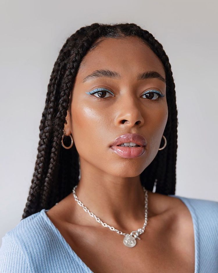 Como escolher a cor de batom ideal para o seu look de Réveillon