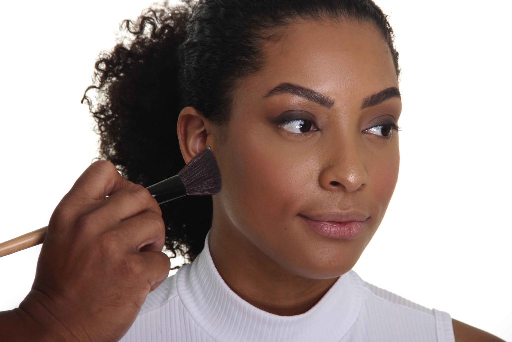 kit básico de maquiagem escritório