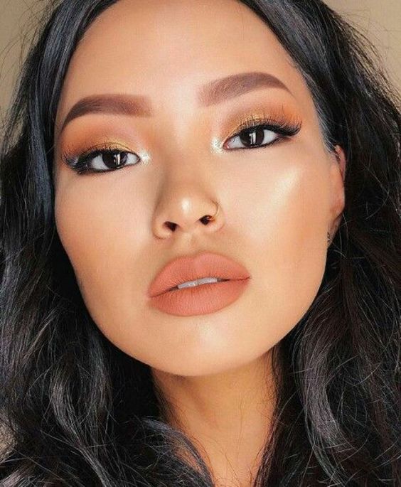 maquiagem para vestido amarelo