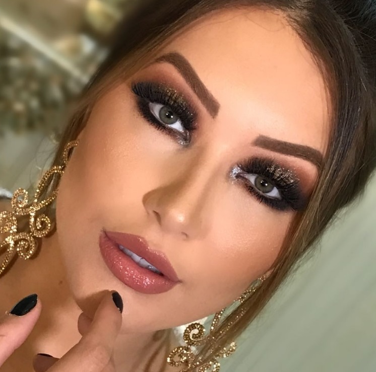 A importância do blush na maquiagem: dicas e truques