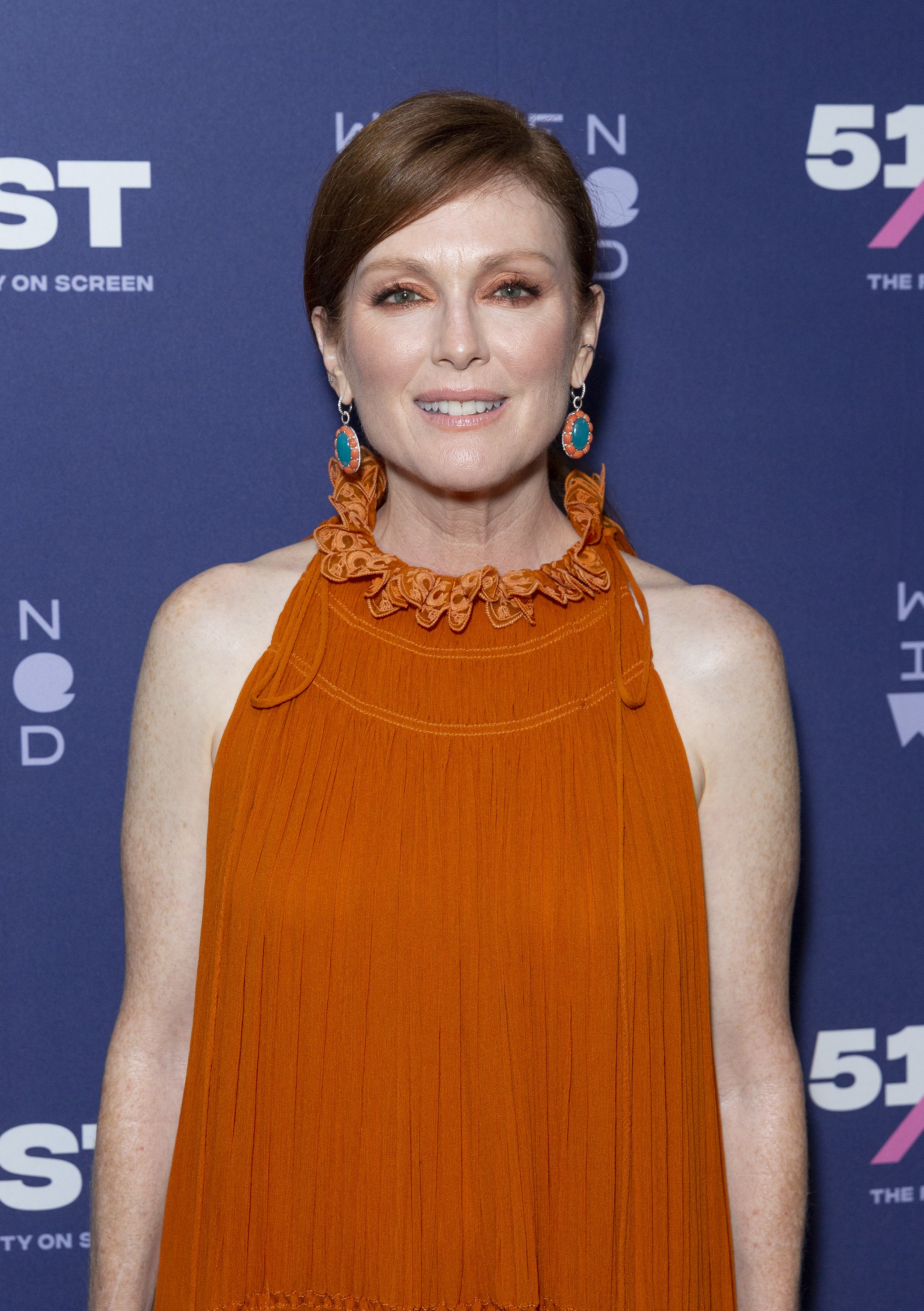 maquiagem para vestido laranja