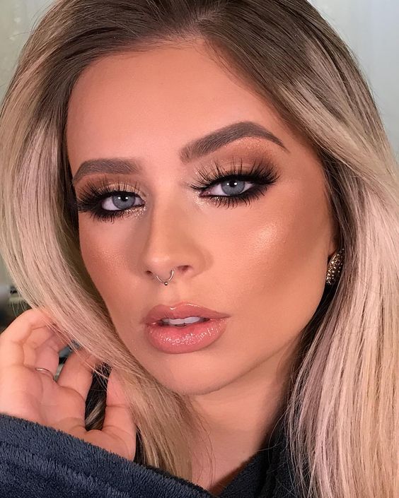 Como Escolher o Batom Perfeito para seu Vestido Prata