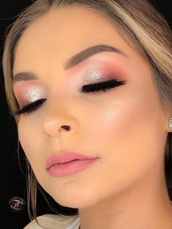 Tendências de beleza para 2025: pele iluminada e naturalidade