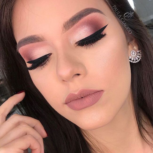 Como escolher o tom de rosa ideal para seu vestido