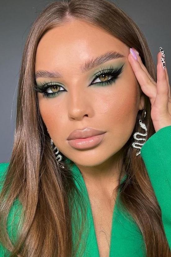 Guia completo de batons para cada tom de verde