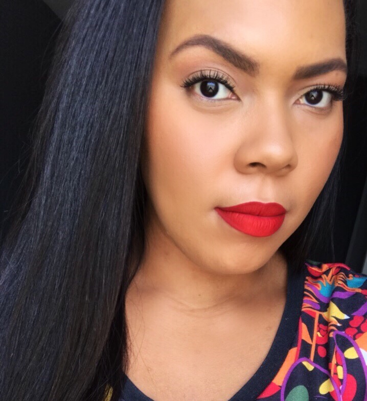 maquiagem simples com batom vermelho