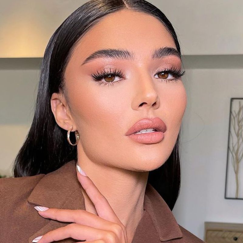 Guia Completo: Maquiagem 'Clean Girl' para Fotos Perfeitas