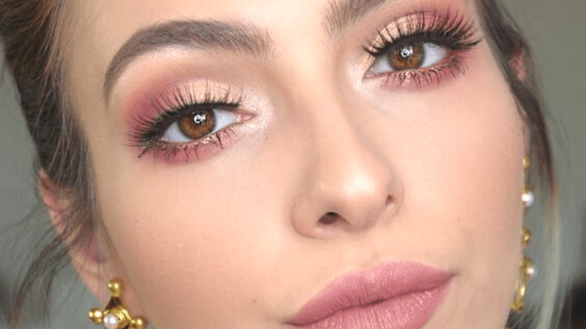 Guia Completo: Como Conquistar a Pele 'Butter Skin' Perfeita para a Noite em 2026