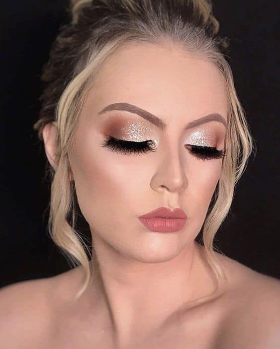 Durabilidade e Glamour: Dicas para uma Maquiagem de Noite Impecável em 2026