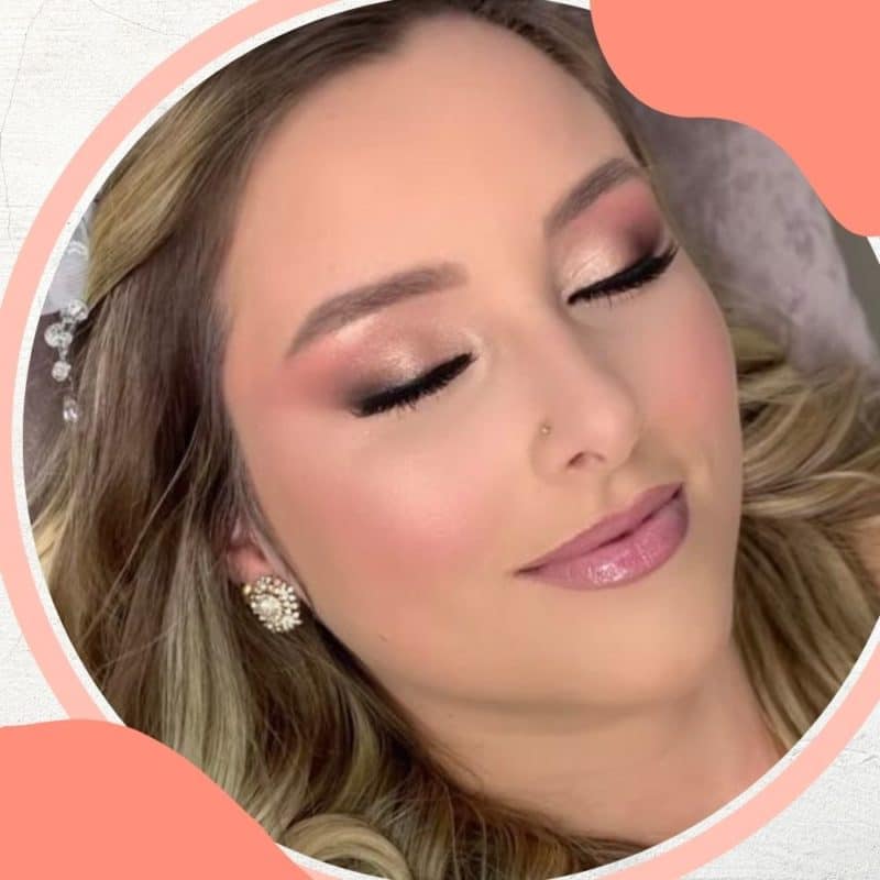 Olhos em Destaque: Tendências de Sombras Cintilantes e Esfumados para Eventos Noturnos