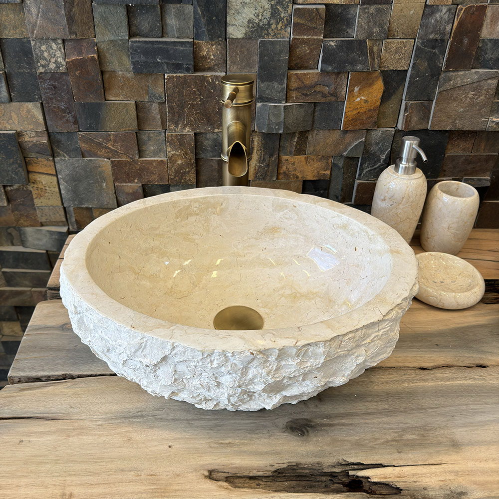 marmore travertino no banheiro rustico