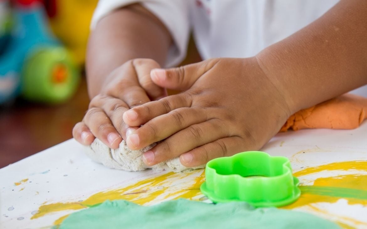 receita de massinha de modelar com ingredientes simples