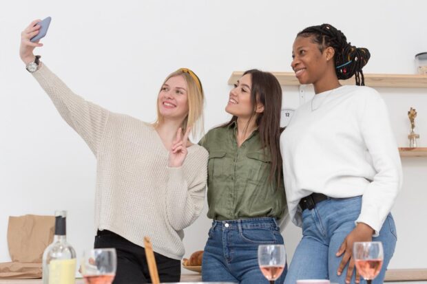 O Papel das Amigas Sem Filhos na Vida da Nova Mãe