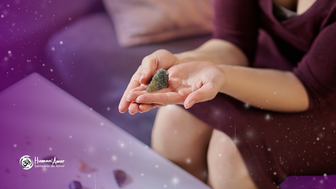 Guia Completo: Como Escolher o Cristal Ideal para Sua Meditação