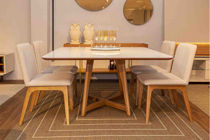 mesa de jantar quadrada