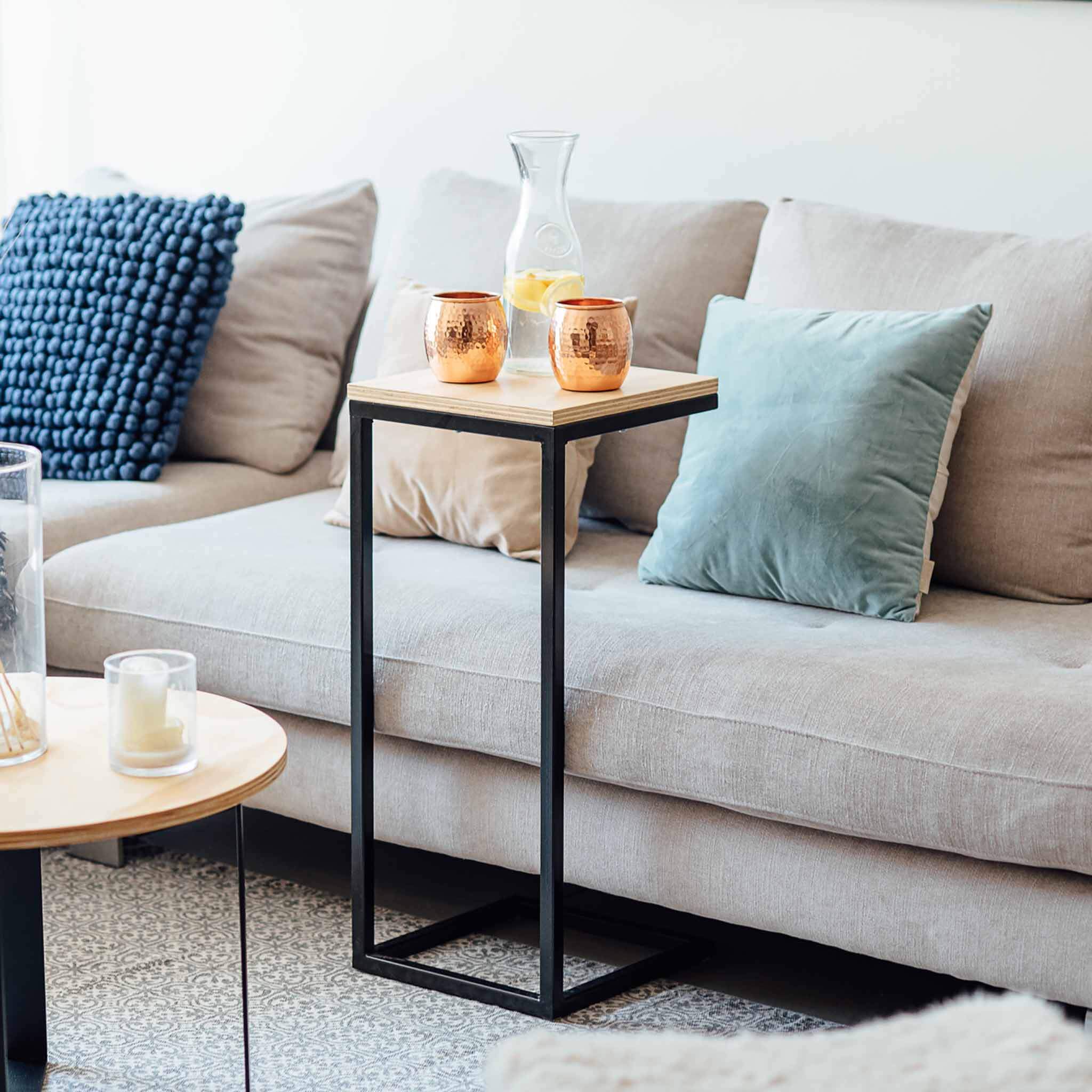 mesa lateral alta com gaveta