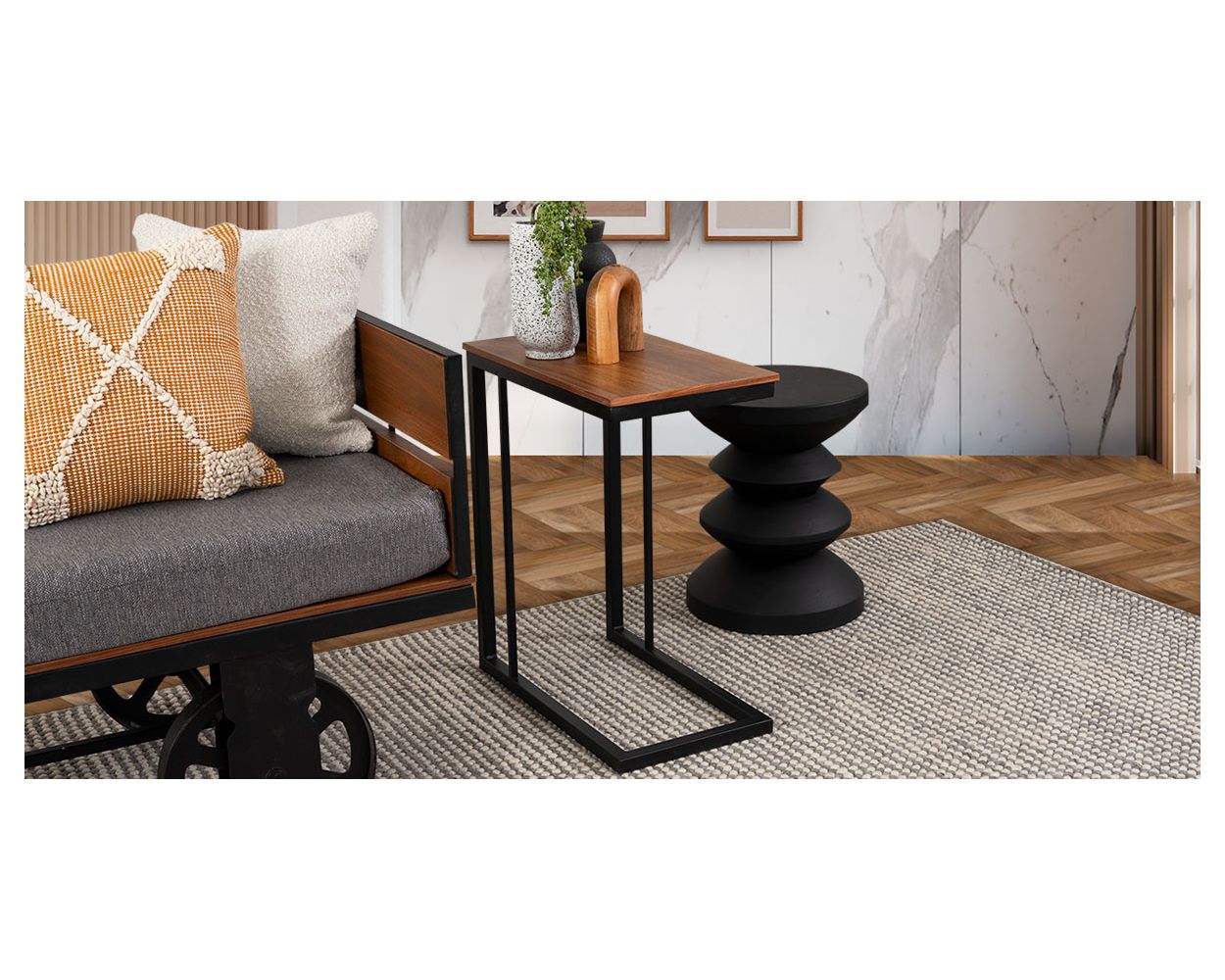 mesa lateral pequena para quarto