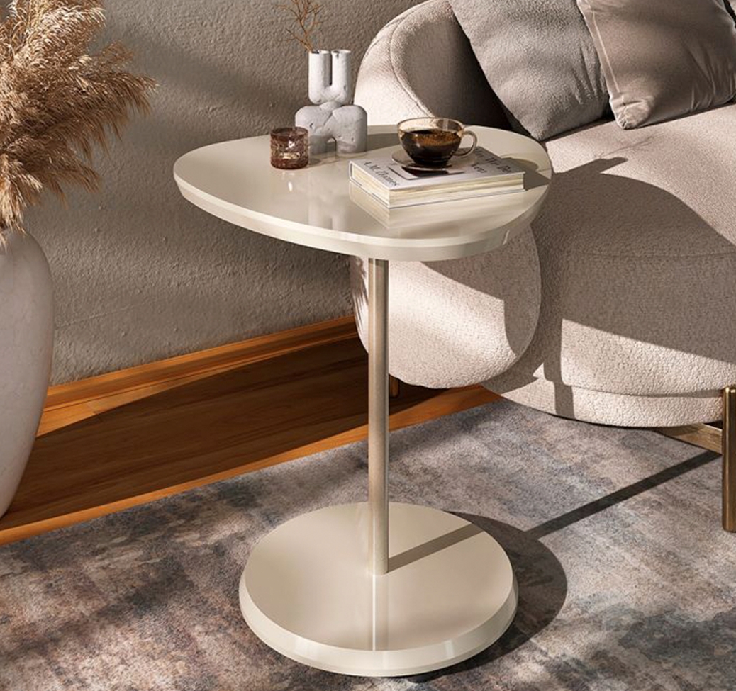 Mesas laterais redondas vs. quadradas: qual a melhor para espaços pequenos?