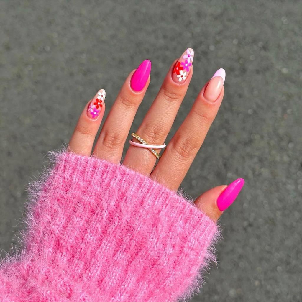 Francesinha Rosa com Glitter: O Toque Moderno para Suas Mãos