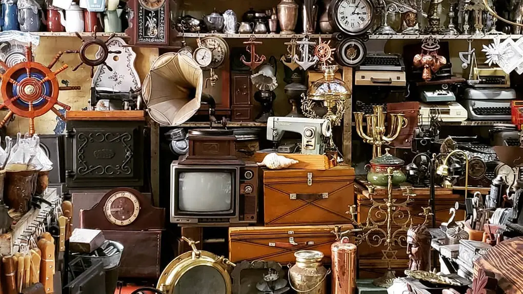 valor de móveis antigos