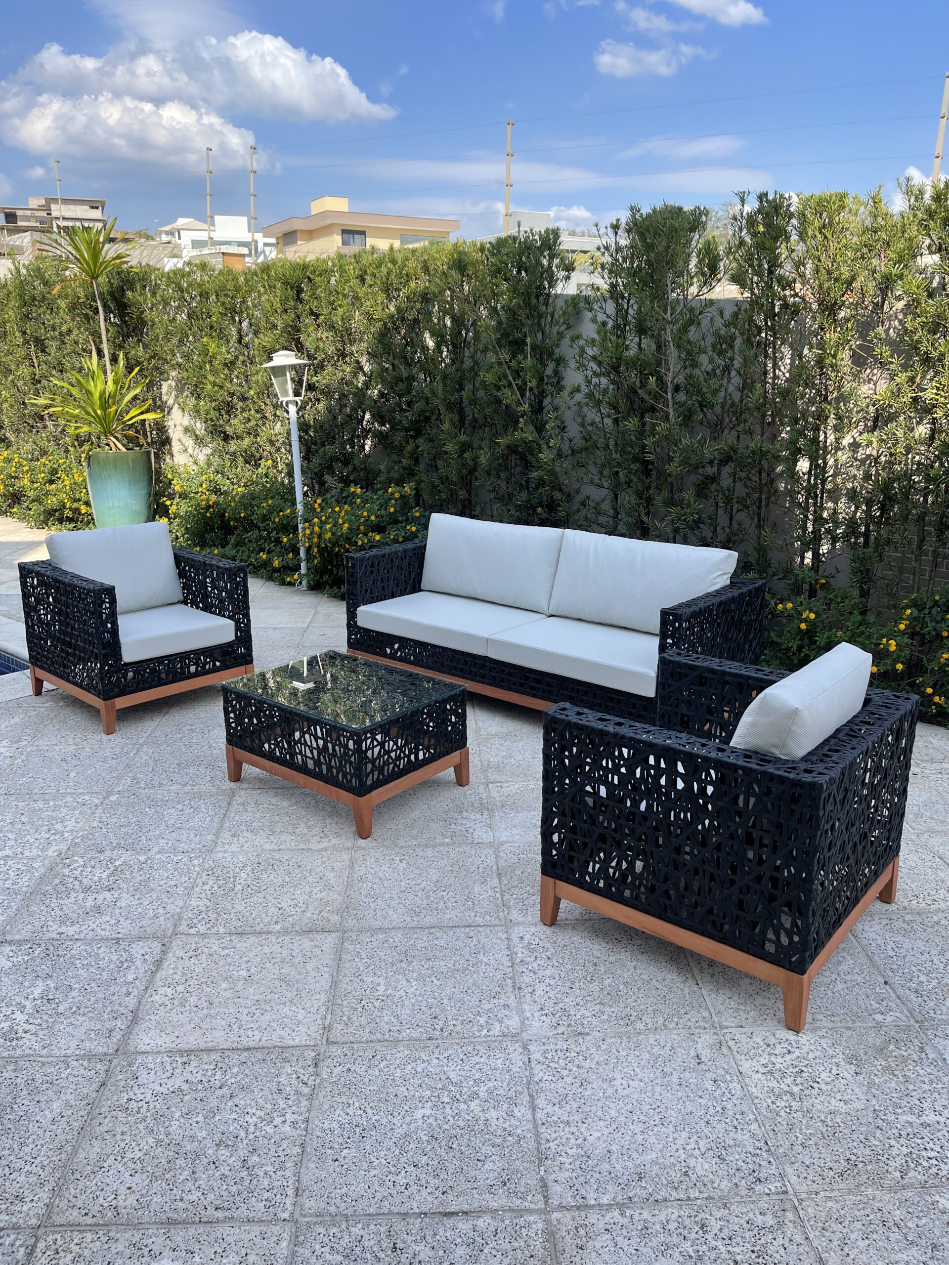 melhores materiais para móveis de área externa