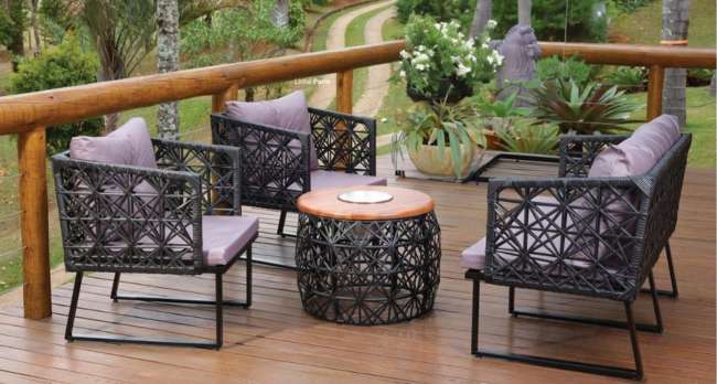 móveis de varanda resistentes à chuva