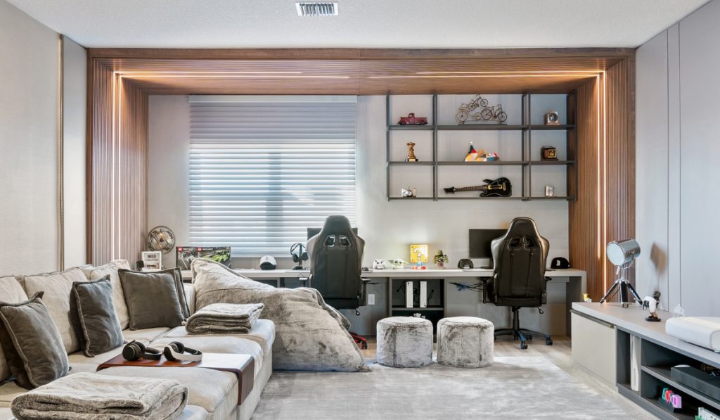 itens essenciais para sala de jogos