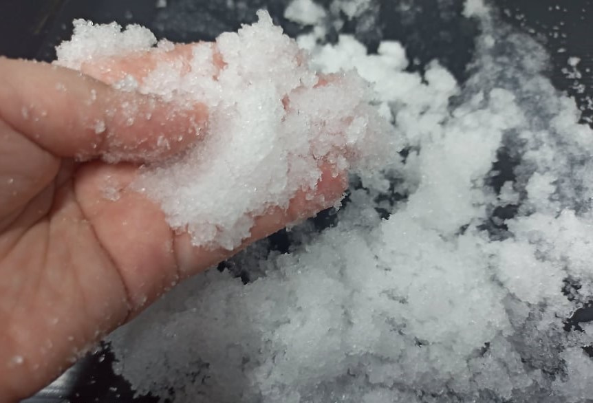 Comparativo de custos: Qual a receita de neve artificial mais econômica?