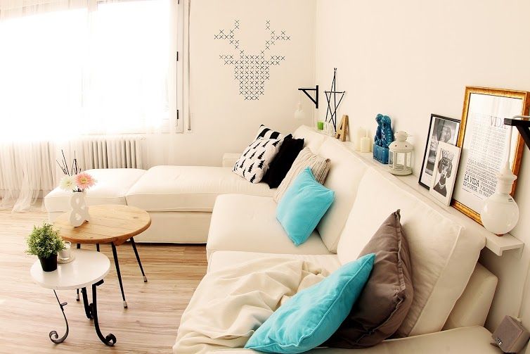 como decorar parede atrás do sofá