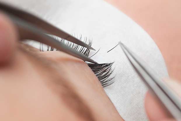 Como Atrair e Fidelizar Clientes na Carreira de Lash Designer