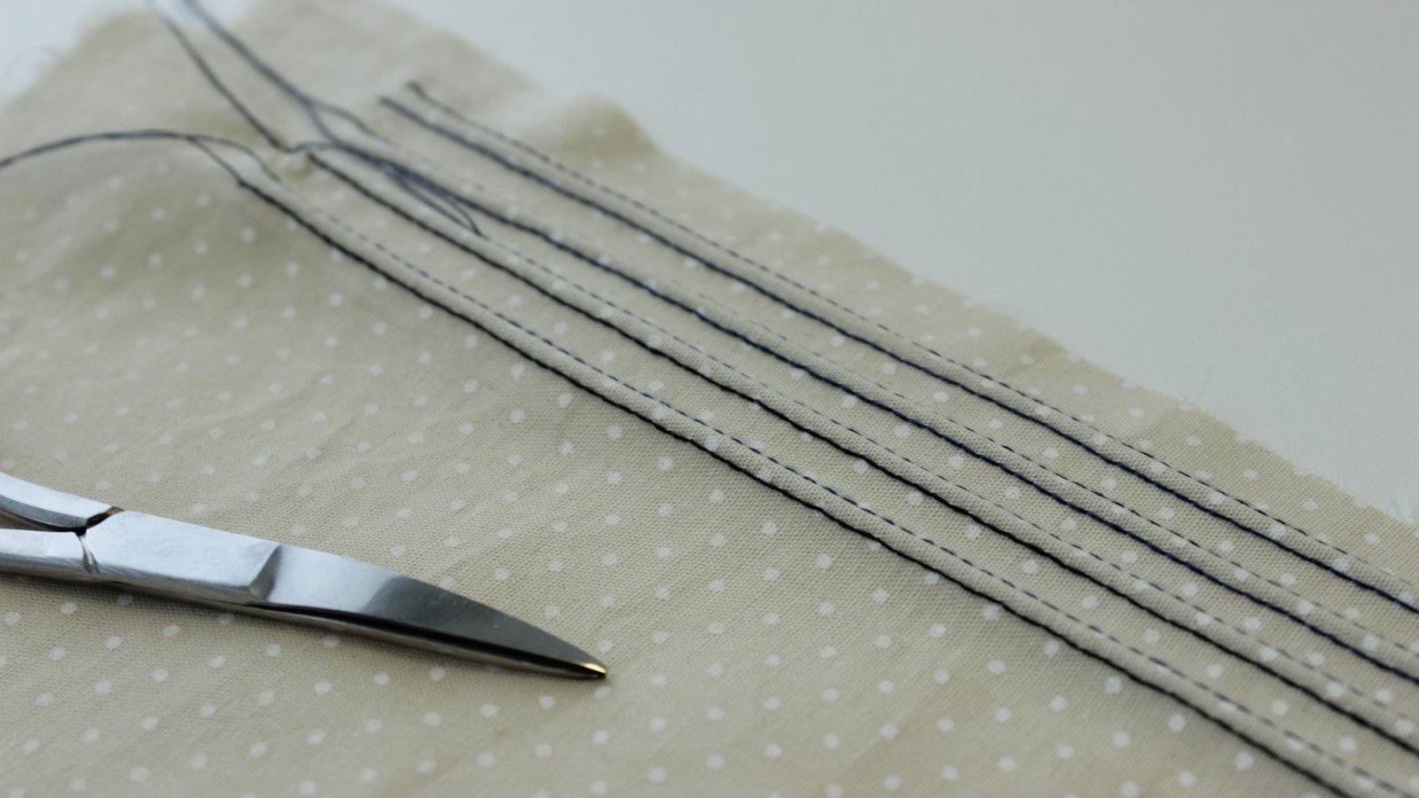 acabamento com nervuras em roupas